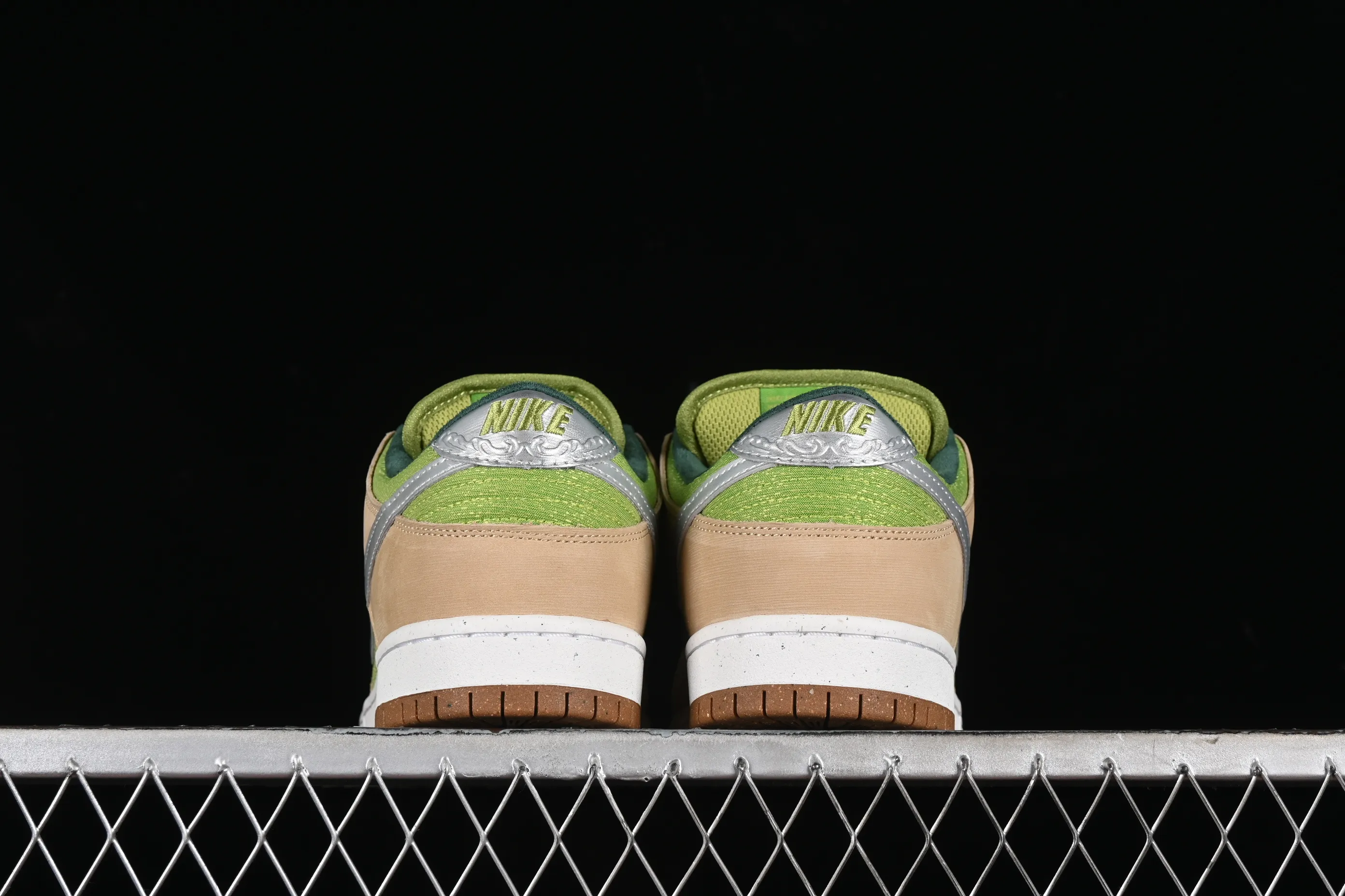All categories Nk SB Dunk series Nk SB Dunk Low low-top sneakers C version Nk SB Dunk Low "Escargot" snail SB low-top casual sneakers FQ7585-200